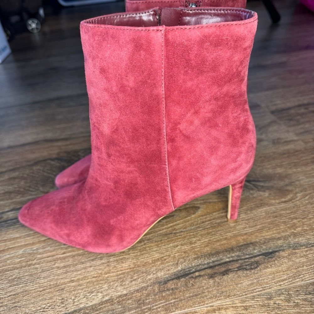 Vince Camuto Allost Stiletto Bootie in Fired Brick Suede Size 9M - Picture 4 of 7